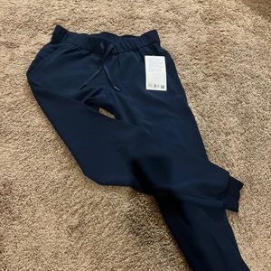 Lululemon On The Fly Jogger Pants Size 4 True Navy Blue NEW